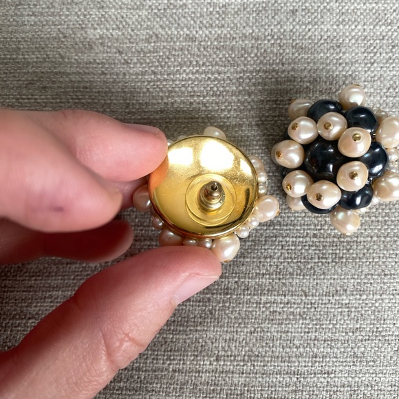 VINTAGE Runway XL Pearl Stud Statement Earrings - Picture 3 of 4